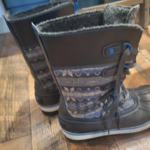 Womens MK Boots barely worn size 9 - Picture 2 of 2